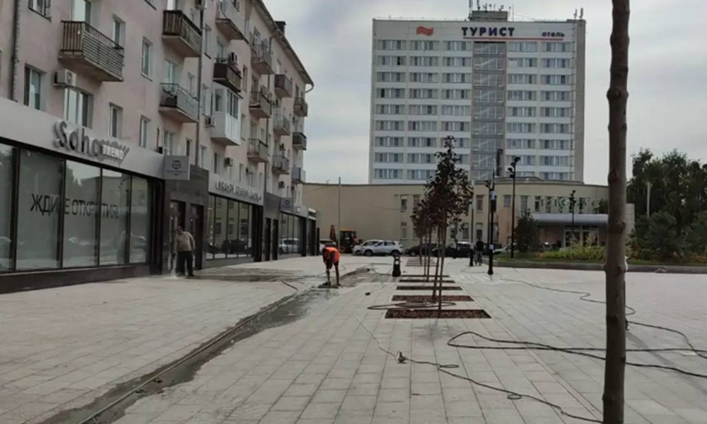 Завершаются работы по благоустройству пляжа «Центральный-2» и площади Бухгольца