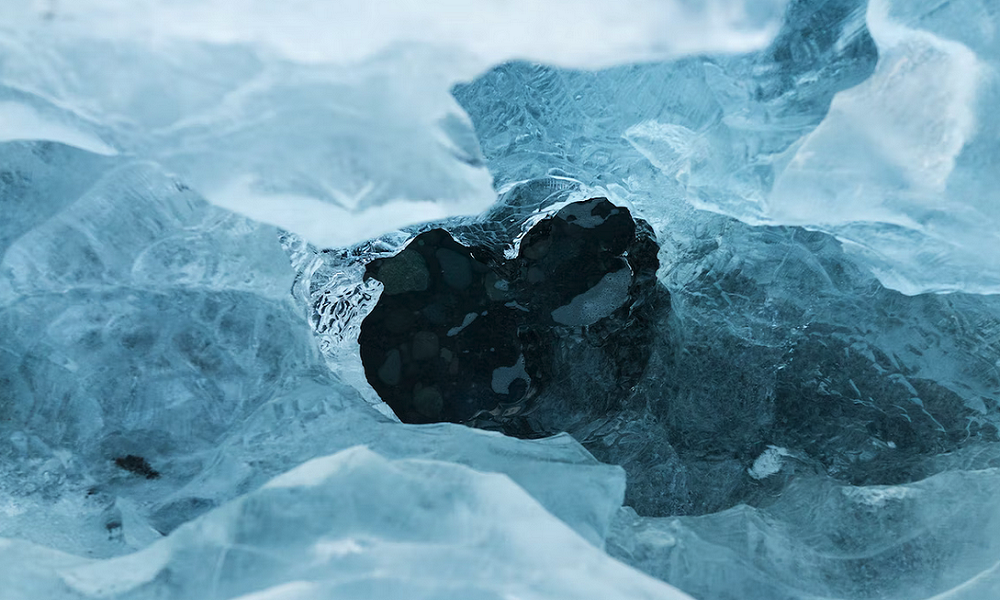 Срезают путь с риском для жизни: омское МЧС обнаружило место массового выхода людей на лёд