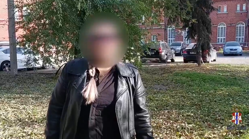 Избил и ограбил: в центре Омска вор-рецидивист напал на женщину