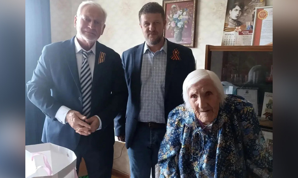 Финалист проекта «ПРОдвижение ГЕРОЕВ» поздравил 102-летнюю фронтовичку с Днём Победы