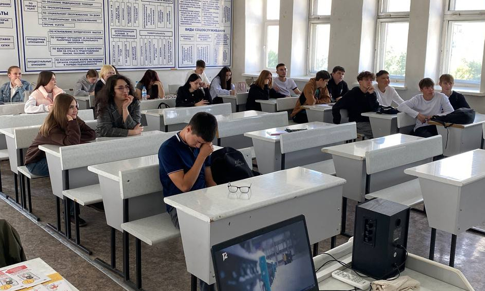 Омичей обучают финансовой грамотности с помощью интерактивных игр