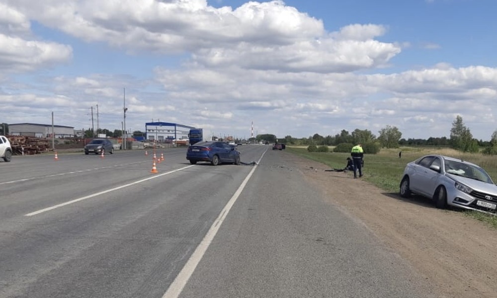 В ДТП под Омском пострадали шесть человек 