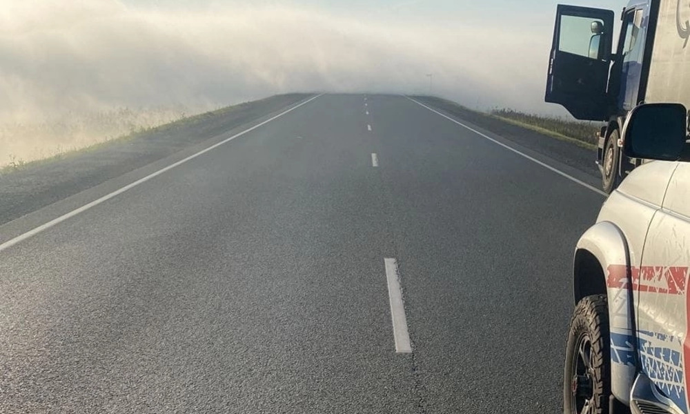 Водителей просят быть внимательнее на дорогах Омской и Новосибирской областей из-за серьёзного задымления 