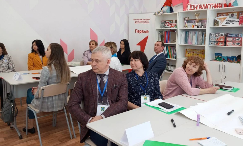 В Нижнеомском районе прошёл образовательный интенсив для руководителей системы образования