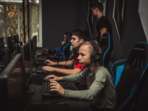 В омских школах могут появиться уроки киберспорта