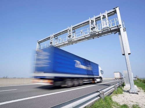 На трассах Омской области установят автоматические пункты весового контроля