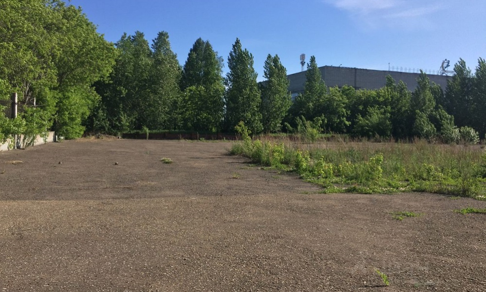 У омского парка 30-летия ВЛКСМ продают участок под торговый комплекс 