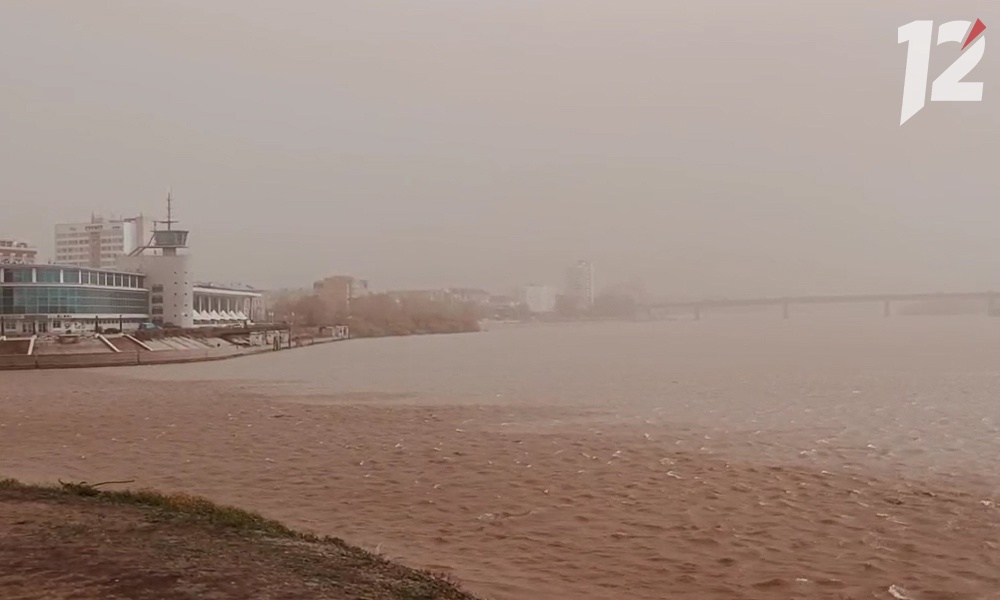 Действует штормовое предупреждение: в Омской области ожидается жаркая погода