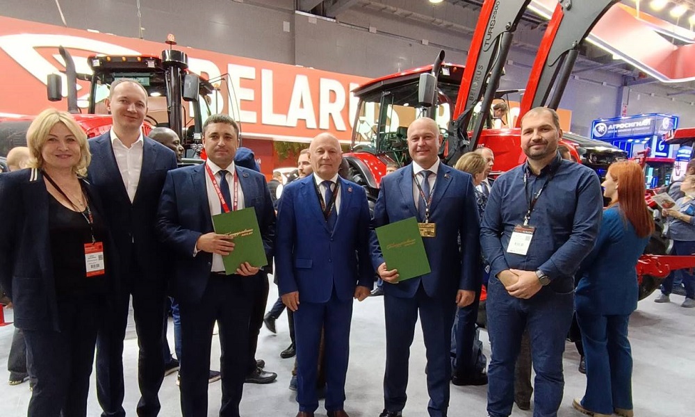 Омская делегация участвует во Всероссийской агропромышленной выставке «Золотая осень — 2024» в Москве