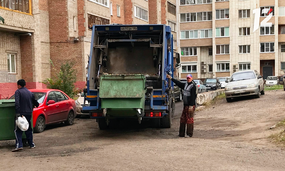 В квитанциях, которые омичи получат в июле, изменится плата за вывоз мусора