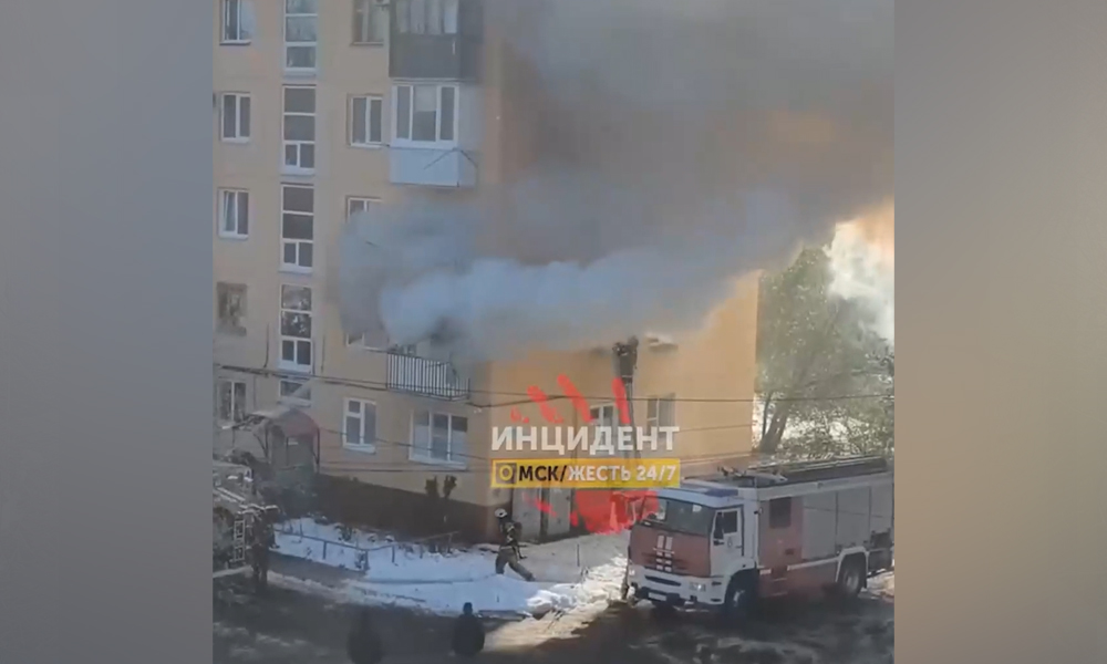 Из горящей пятиэтажки на улице Менделеева спасатели эвакуировали шесть человек