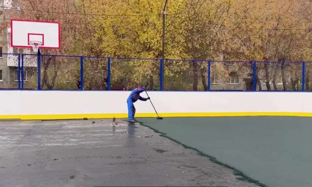 В Омске завершают реконструкцию новой хоккейной площадки