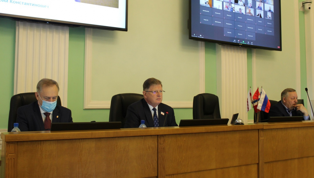 Депутаты Омского Горсовета утвердили основные параметры городского бюджета 