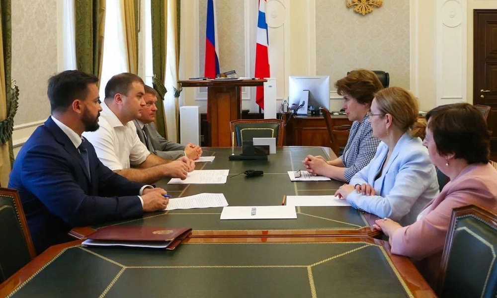 Виталий Хоценко обсудил перспективы развития медицины в Омской области с главой Росздравнадзора Аллой Самойловой