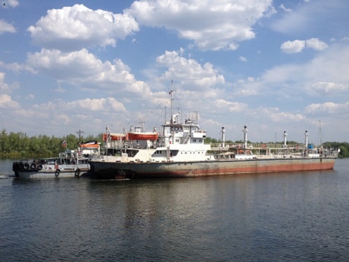 В Омской области экс-капитана теплохода осудили за хищение нефтепродуктов