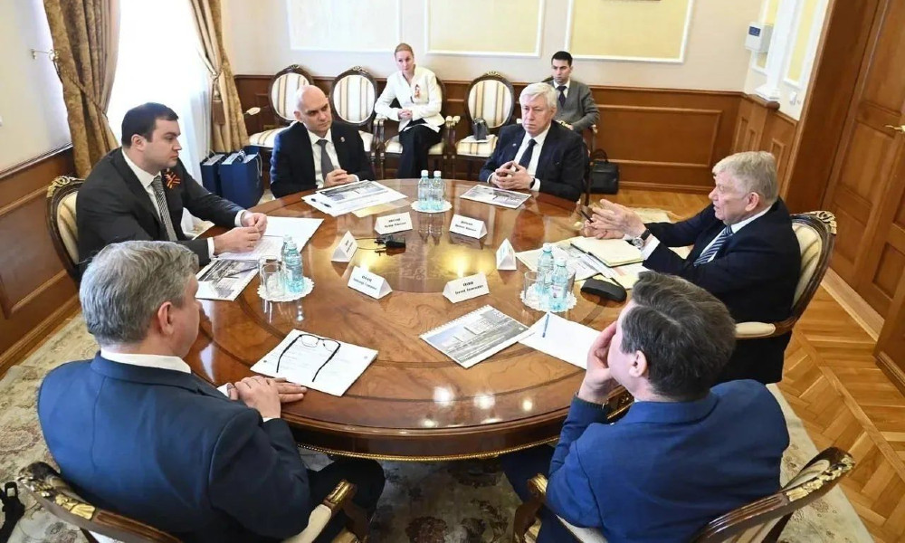 Виталий Хоценко обсудил развитие науки в регионе с главой СО РАН