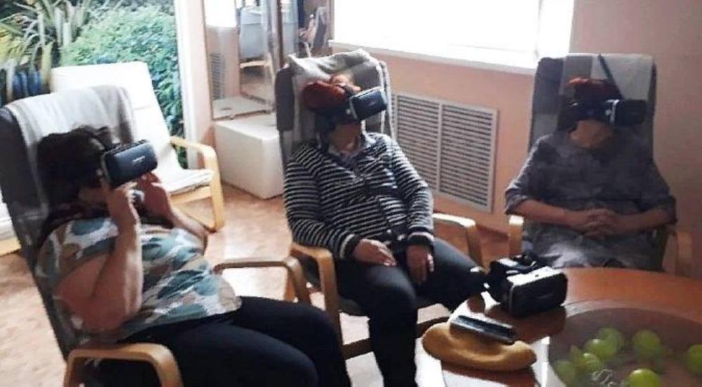 Пожилые жители Калачинского района смогут путешествовать по России не выходя из дома 