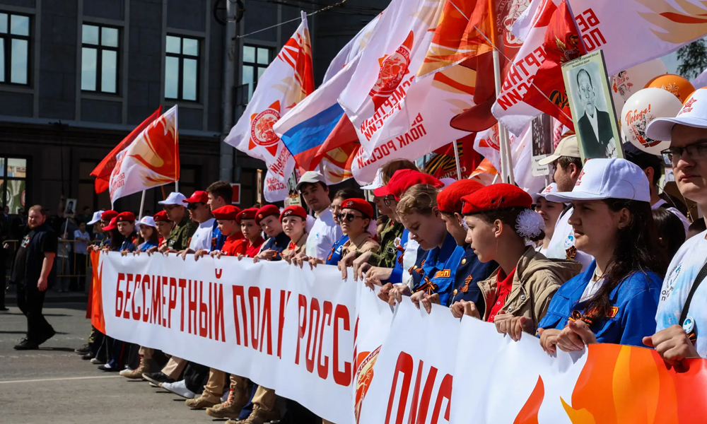 Более 1500 студотрядовцев сопроводили «Бессмертный полк» в Омске