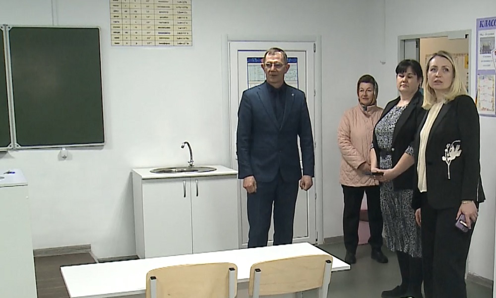 Оксана Фадина с рабочим визитом побывала в Большереченском районе