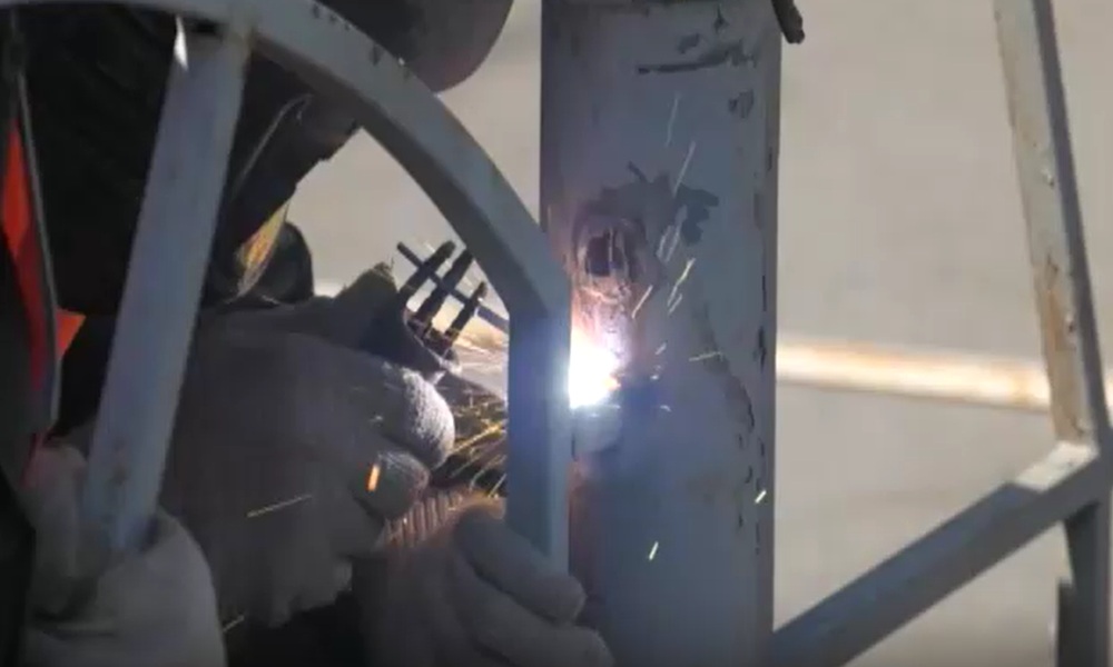 В Омске демонтируют незаконно установленные шлагбаумы и ограждения