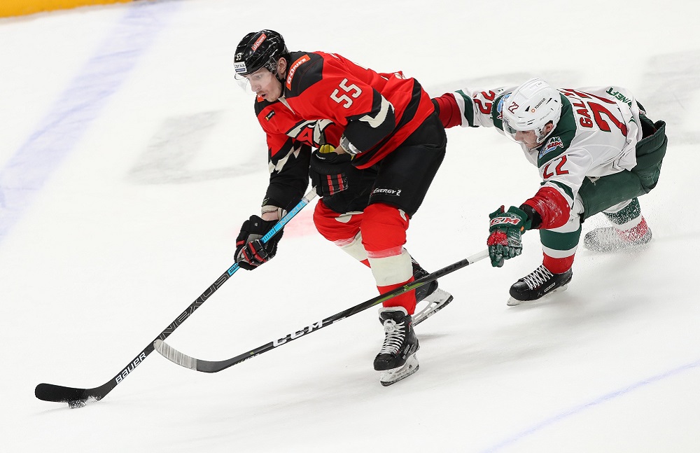 Защитник омского "Авангарда" Мартынов подпишет контракт с "Металлургом"