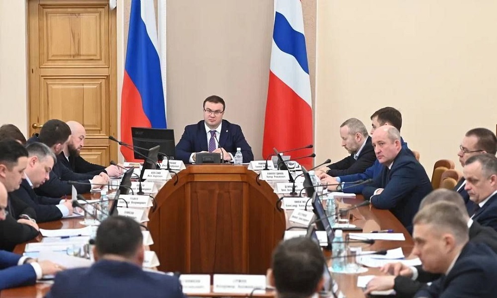 Губернатор Виталий Хоценко провёл заседание областного строительного штаба 