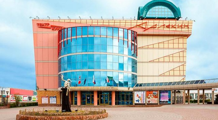 Творческим омичам предлагают создать детские пьесы для "Арлекина"