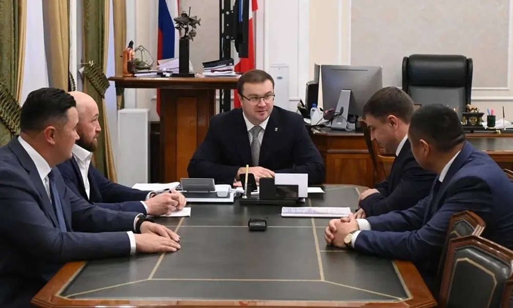 Виталий Хоценко обсудил с Евгением Вейде развитие железнодорожной инфраструктуры Омской области