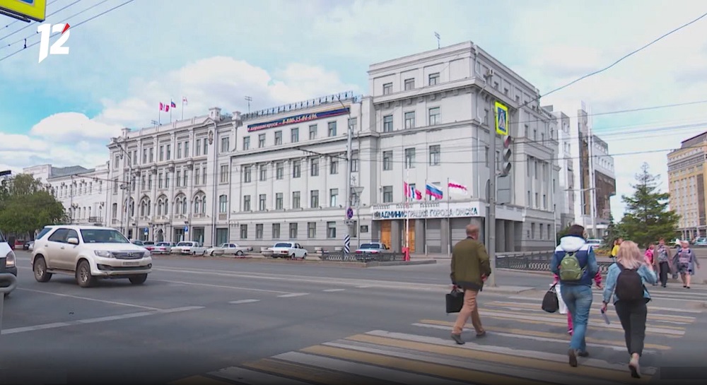  Первые лица Омска поздравили воинов-танкистов с профессиональным праздником