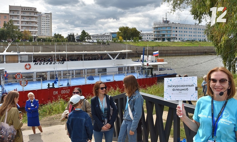 Замминистра культуры Омской области Светлана Бакулина провела бесплатную экскурсию на теплоходе