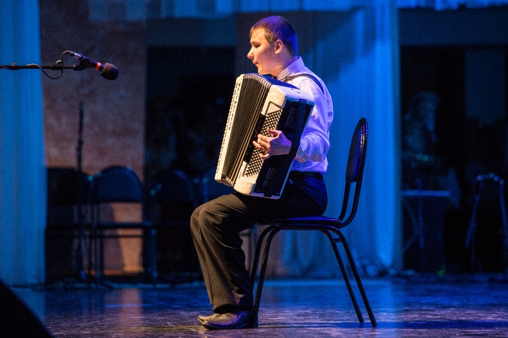 Шесть одарённых детей-инвалидов стали лауреатами премии губернатора Омской области