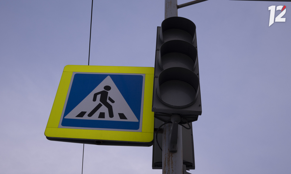 В Омске продолжают обновлять дорожные знаки