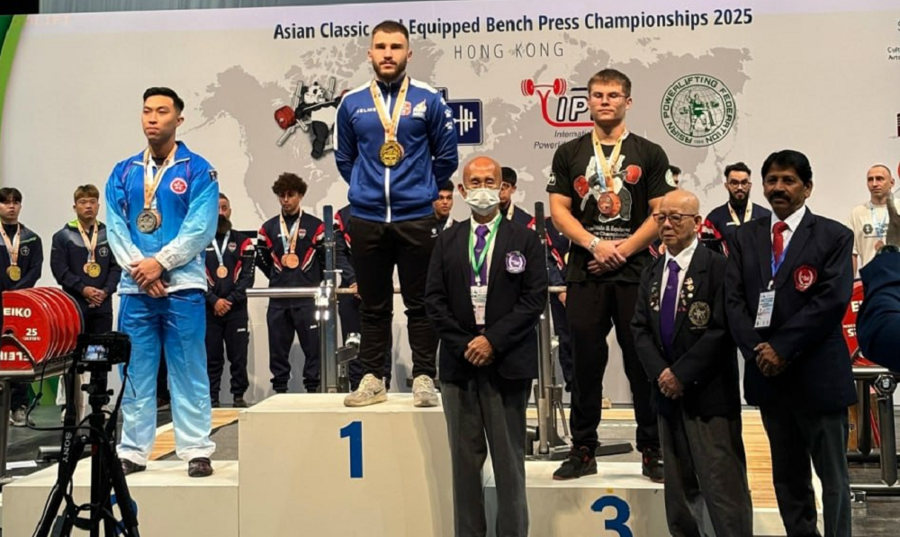 Омский спортсмен Александр Щипанов завоевал два золота в Гонконге