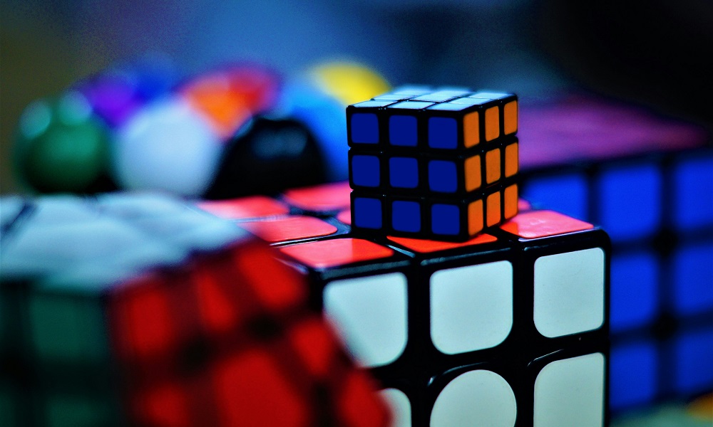 Магия кубика Рубика: история, интеллектуальное наследие и культурное влияние