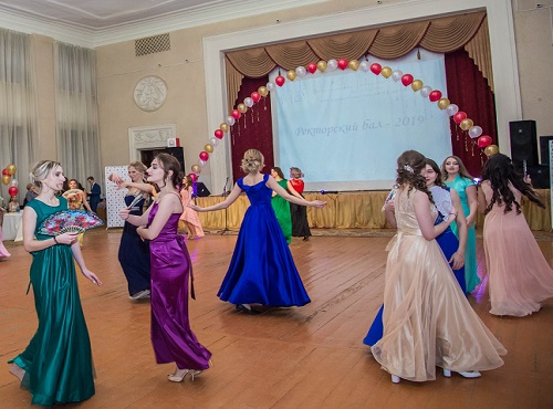 Татьянин день омские студенты проведут на ректорском балу