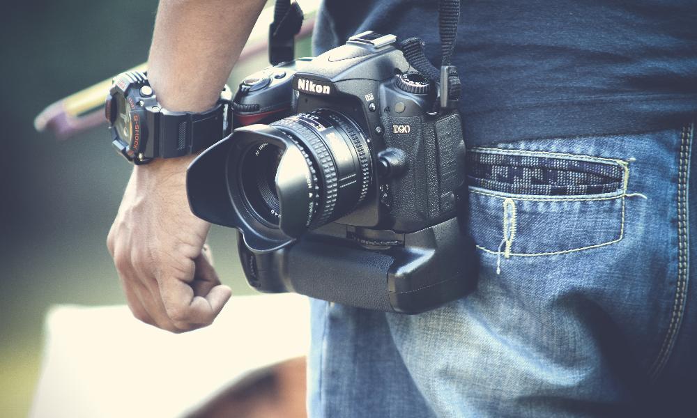«Доверительная» переписка: омичке пришлось заплатить за свои интимные фотографии 50 тысяч рублей 