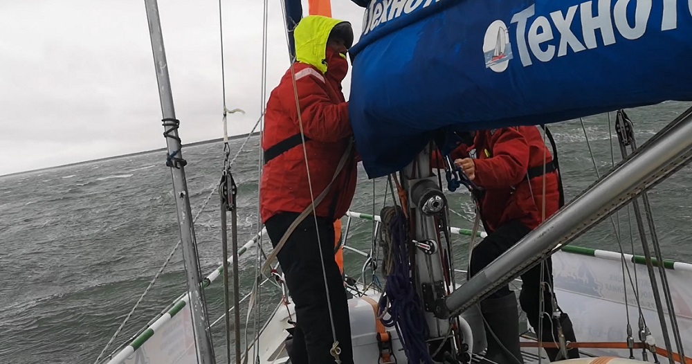 Яхты "Сибирь" и "Жемчужина" прошли пролив Югорский Шар