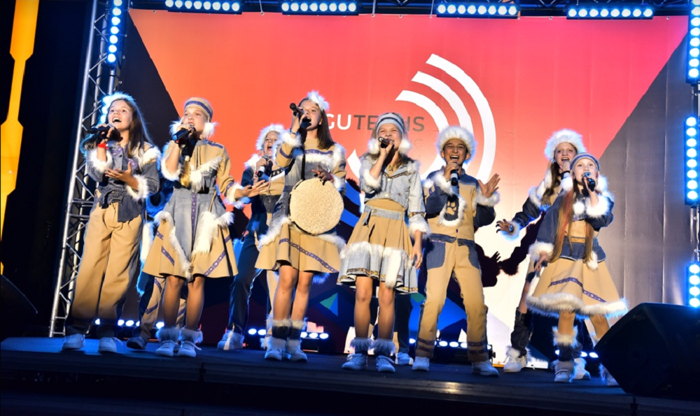 Юные омские вокалисты получили высокие оценки на форуме Леонида Агутина