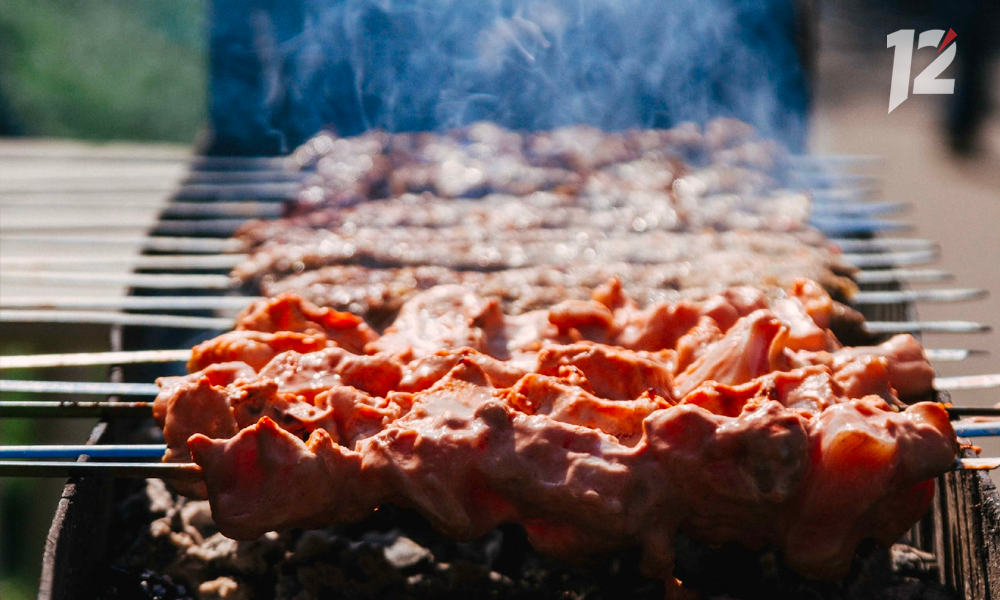 Майские праздники без шашлыков: омичам запретили использовать мангалы на территории региона