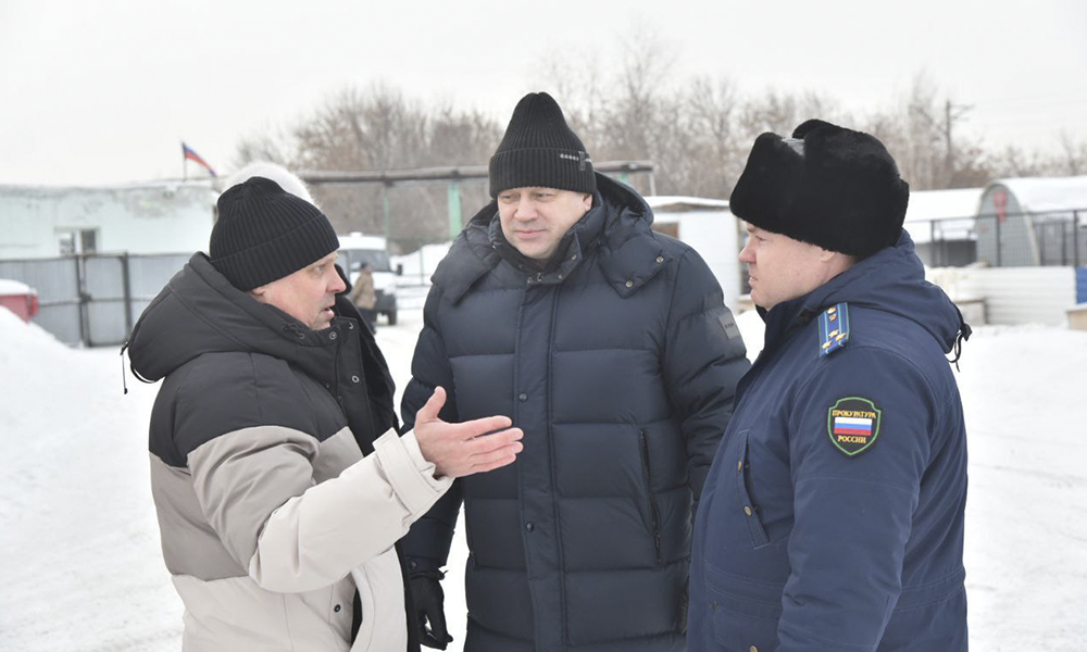 Мэр Омска и прокурор города посетили муниципальный приют для животных