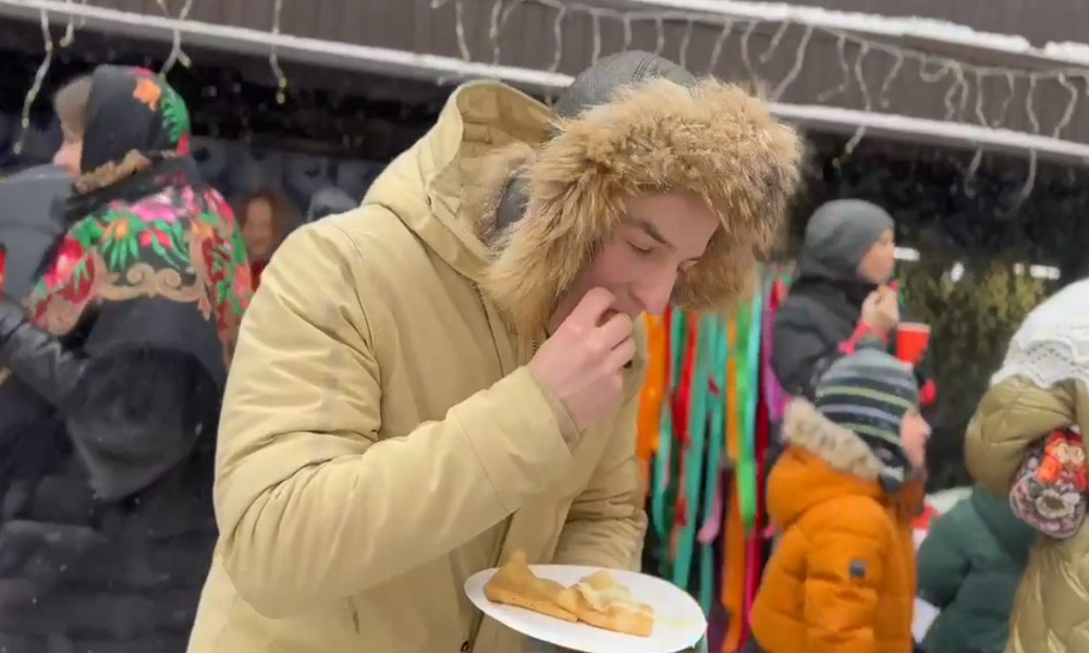 Омскую сгущёнку оценили в Москве во время масленичных гуляний