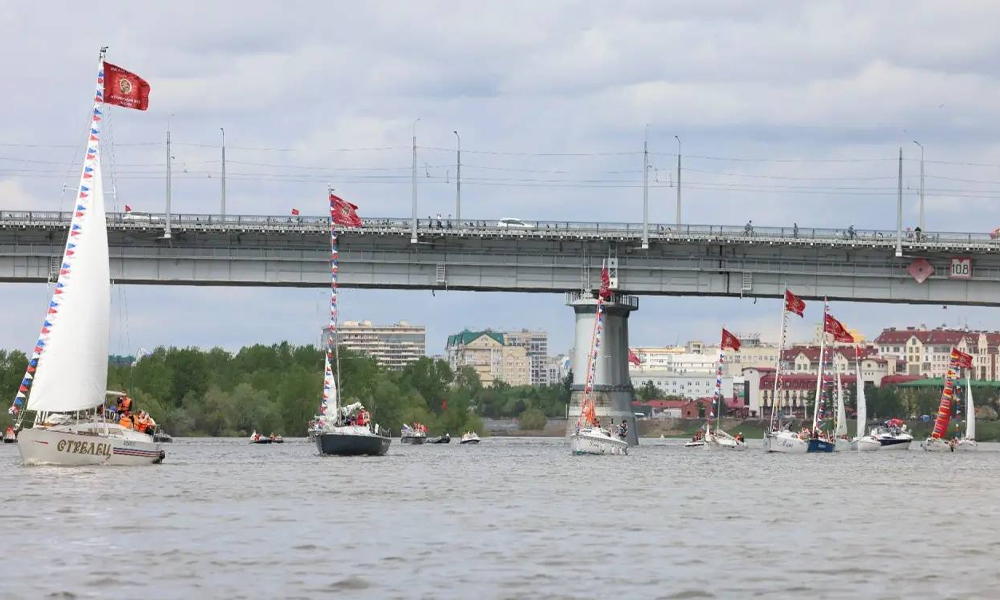 По Иртышу прошло водное шествие «Бессмертного полка»