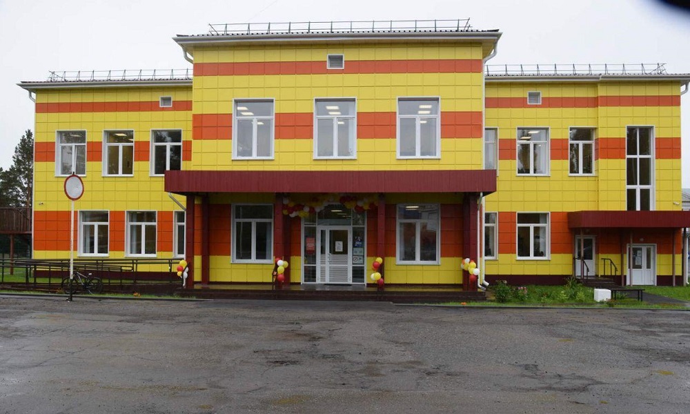 В селе Колосовка Омской области открылась ДШИ, модернизированная за 134 млн рублей