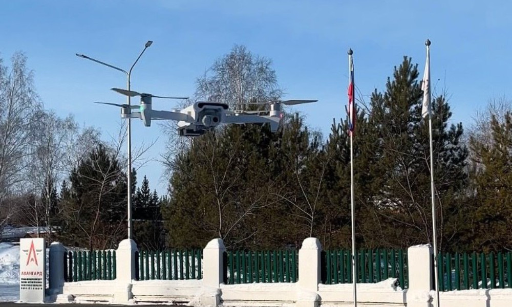 Омские школьники осваивают управление беспилотниками в центре «Авангард»