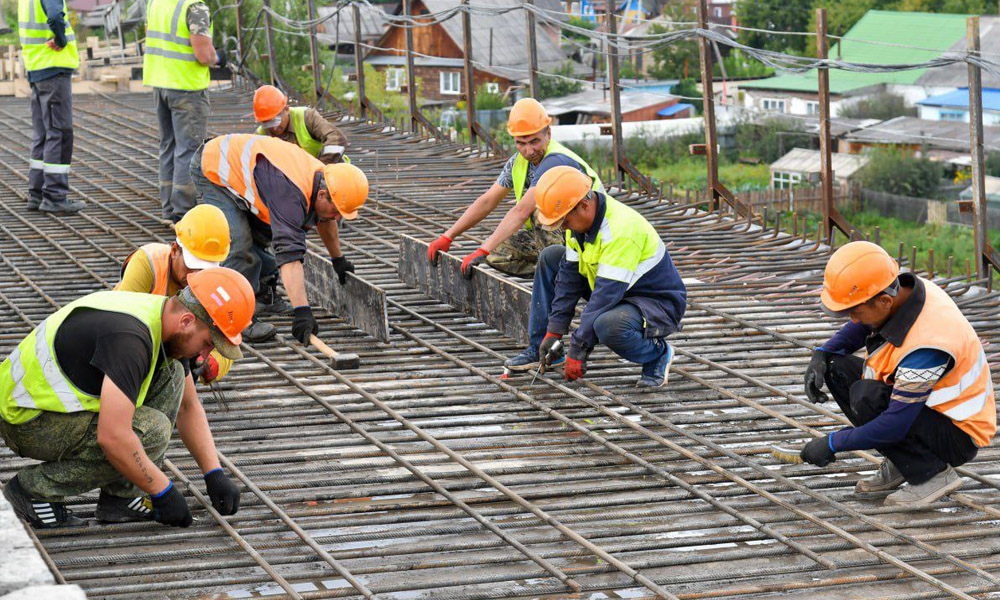 Виталий Хоценко оценил ход реализации социальных и инфраструктурных проектов в Муромцевском районе