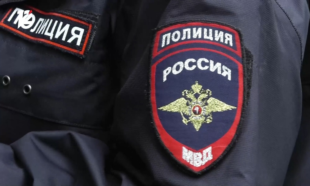 Омские полицейские задержали подозреваемых в краже 60 плиток шоколада