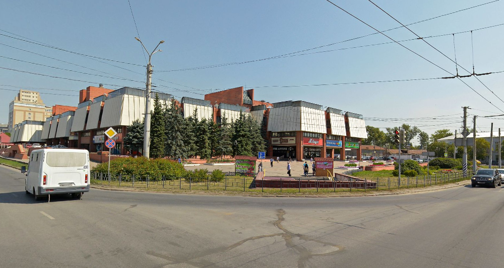 С начала года омский торговый центр меняет один из своих неофициальных «символов»