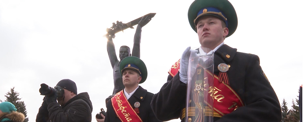 Омск передал эстафету Победы Тюмени