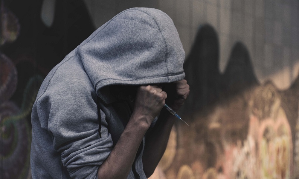 В 2021 году омские полицейские выявили почти две тысячи наркопреступлений