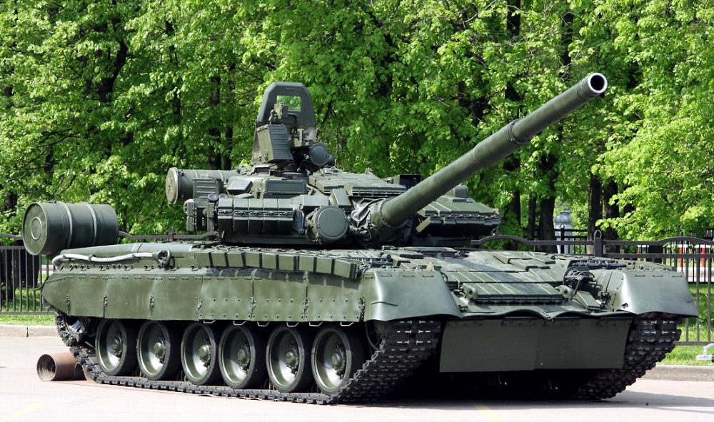 Омсктрансмаш изготовил памятник из танка Т-80